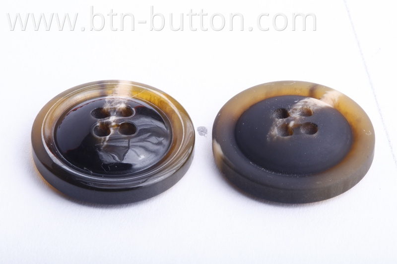 Imitation horn resin buttons for garment